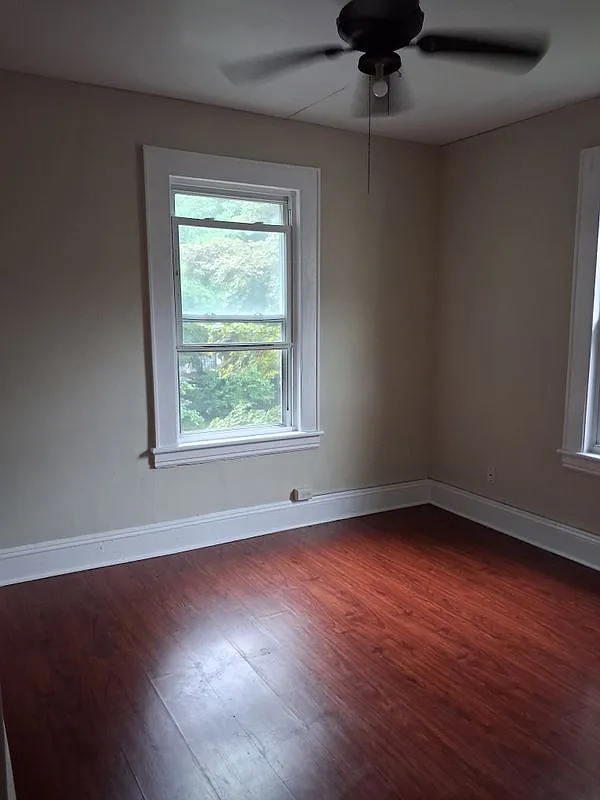 3 bed, 1.0 bath, 1000 sqft, $1,850 — Photo 2