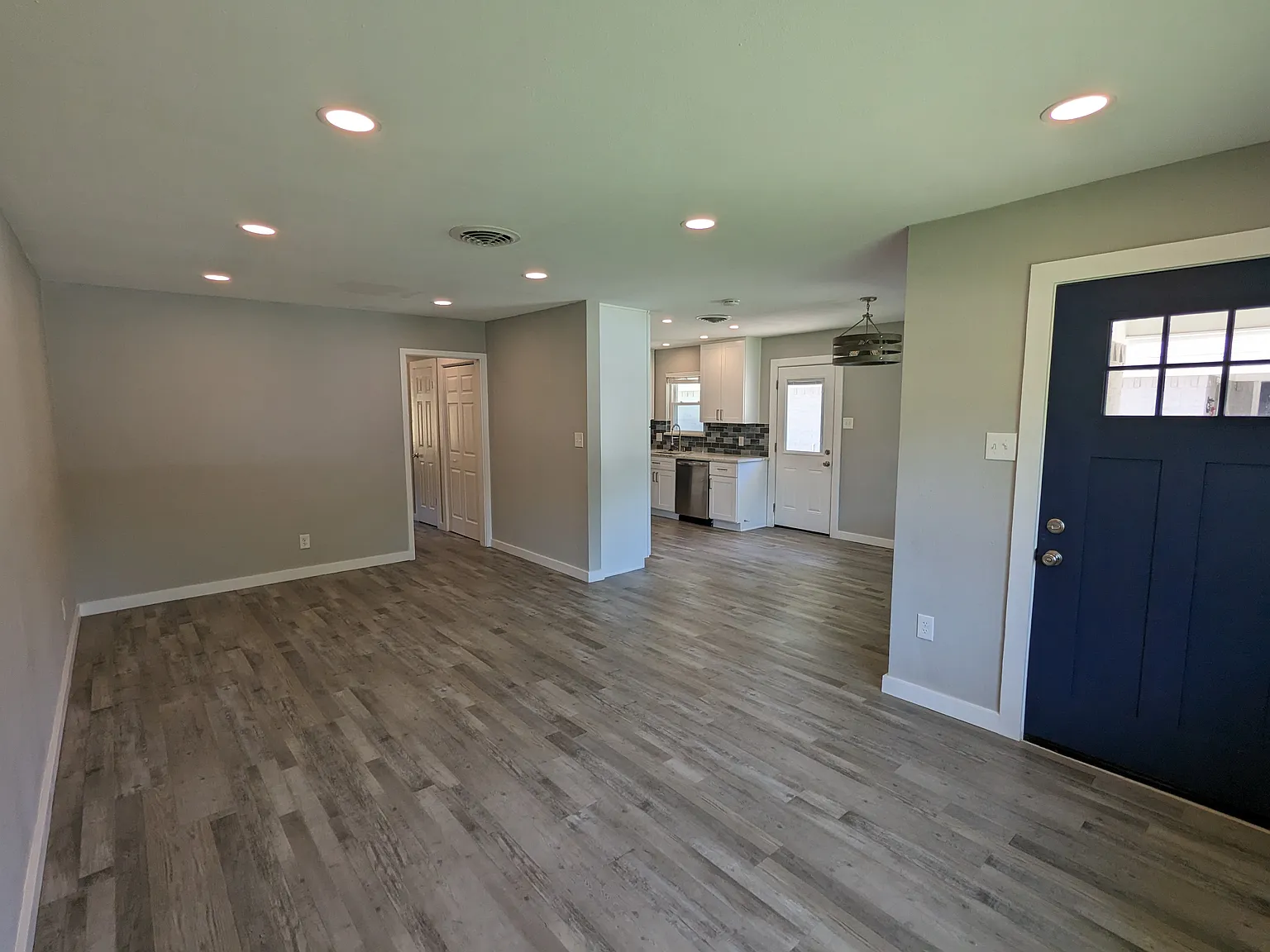 2 bed, 950 sqft, $1,850 — Photo 2