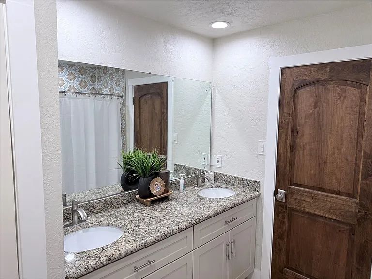 4012 Chile Dr — Photo 17