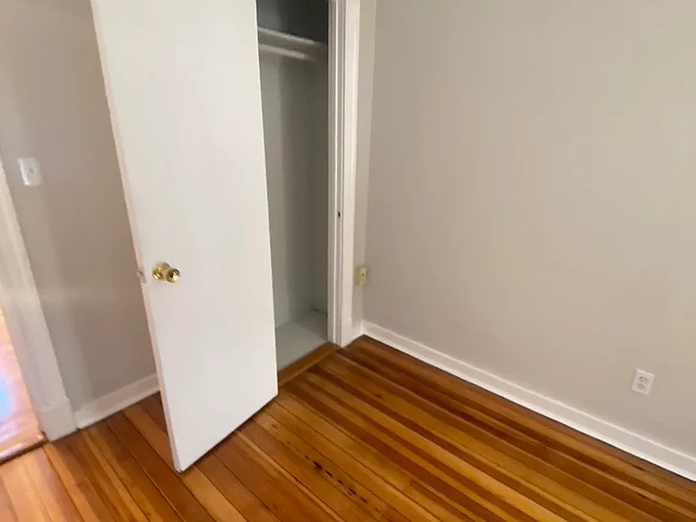 220 Hanover St #7 — Photo 16