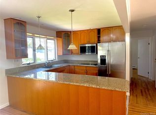 37 Boblee Ln, Hicksville, NY 11801