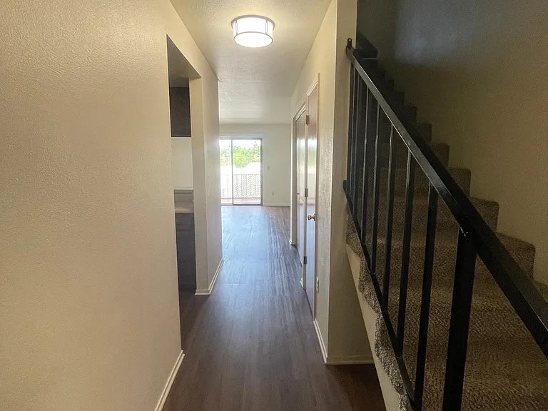 820 Mission Sierra Ct #D — Photo 2