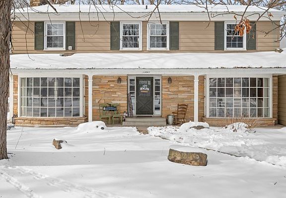 2nd image of 15827 N Oak Crest Rd