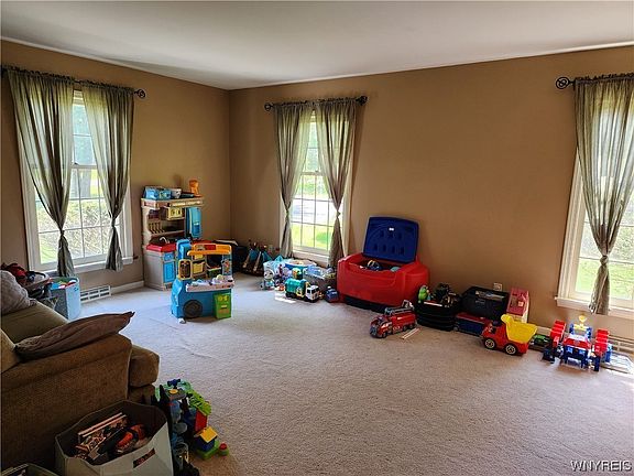3rd image of 19 Timberlake Dr