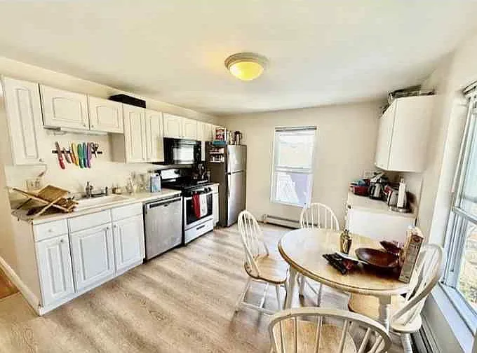 279 Pearl St #3R — Photo 5