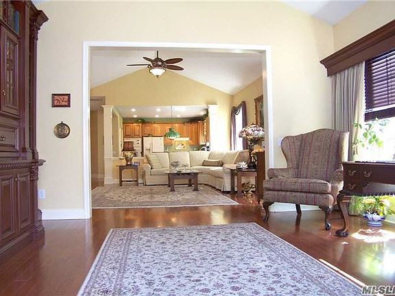 5th image of 5 Hopkins Ct