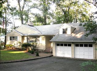 204 Hillcrest Dr, Wayne, NJ 07470
