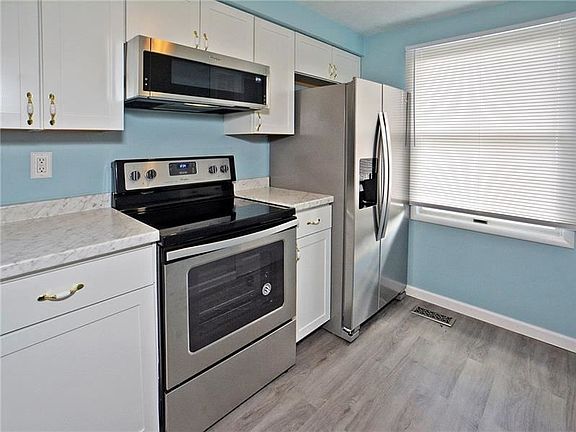 4th image of 133 Ligonier Ln