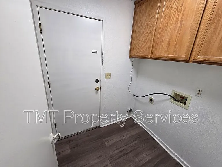 2234 Wall St — Photo 26