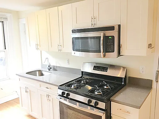 Rented by Bedford Realty USA Corp | media 5