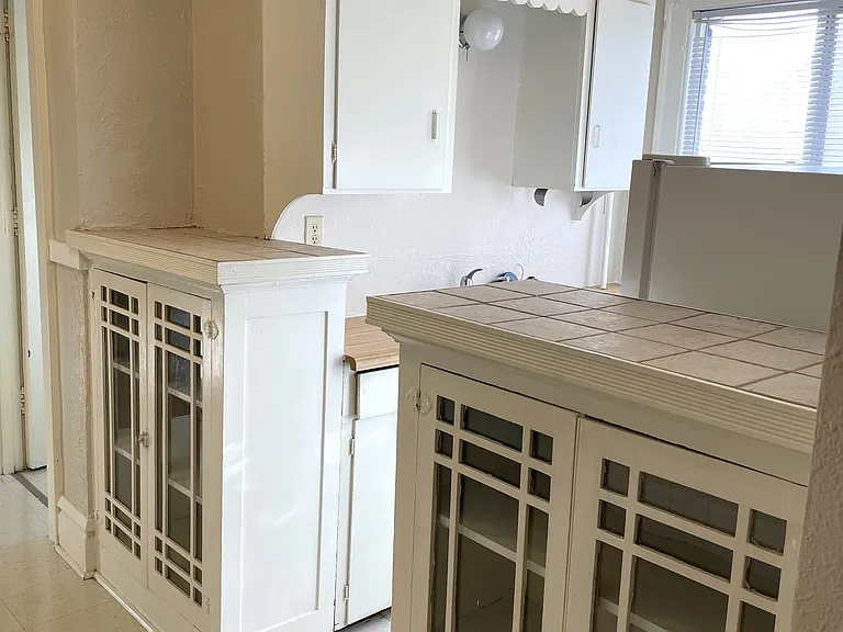 1576 Portland Apartments — Photo 5