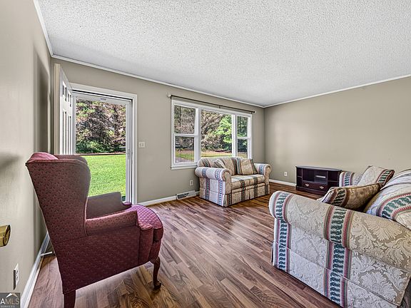 3rd image of 451 Defoor Rd
