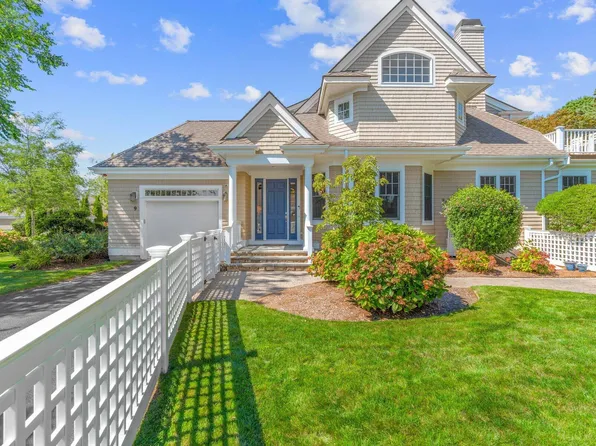 9 Vineyard Reach, Mashpee, MA 02649