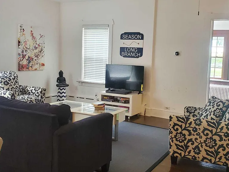 393 Bath Ave — Photo 5