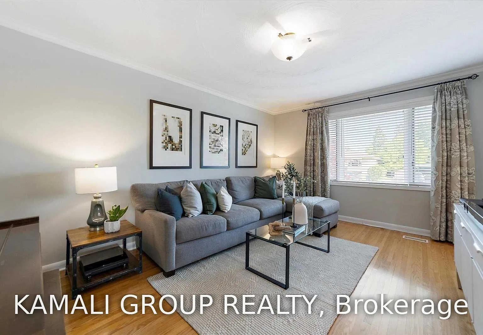3 bed, $2,700 — Photo 1