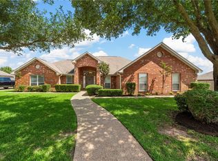 417 W Wall St, Hewitt, TX 76643