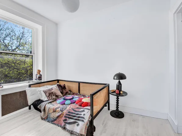 307 East 10th Street image 6 of 10