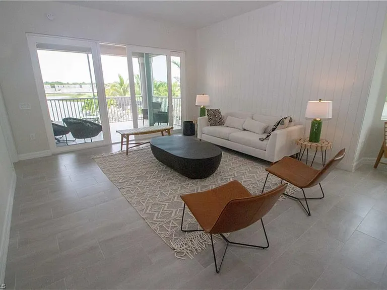 163 Indies Dr E #106 — Photo 4