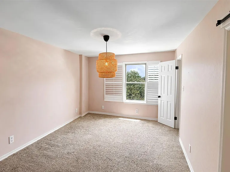 905 Sweetwater Cv — Photo 15