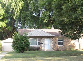 3539 Oakland Rd NE, Cedar Rapids, IA 52402