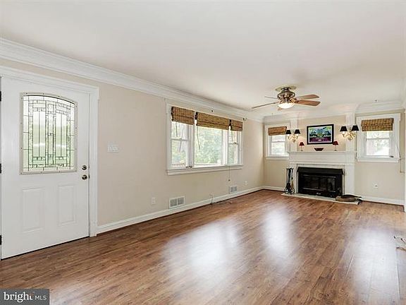 4th image of 8524 Richmond Ave