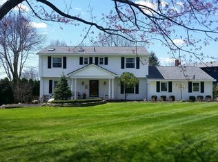 8873 Tanglewood Trl, Chagrin Falls, OH 44023