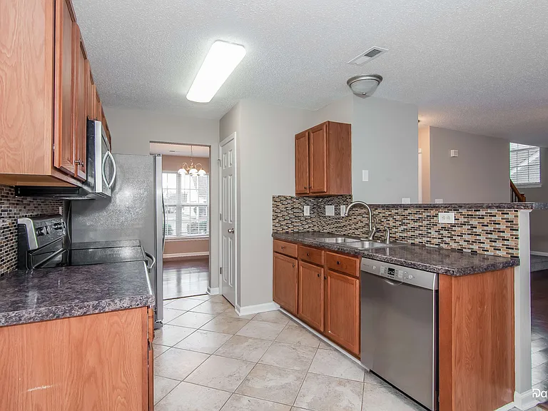 4019 Balsam St — Photo 4