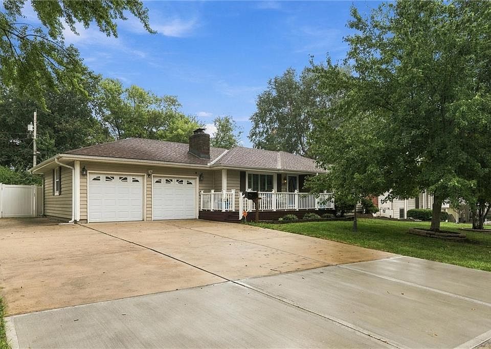 1st image of 303 SW Marion Ln