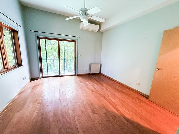 5th image of 63 Lake Rd #1