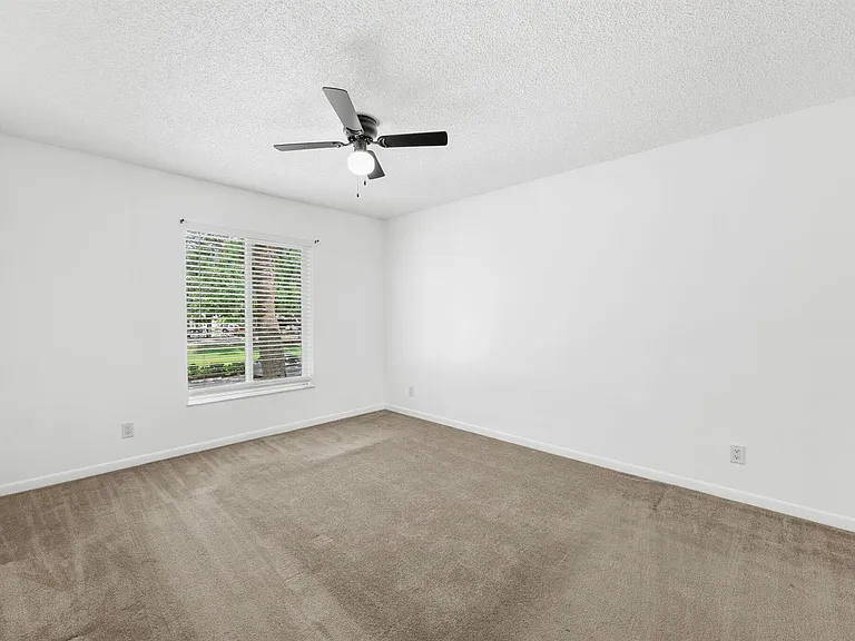 2506 SE Anchorage Cv #2 — Photo 17