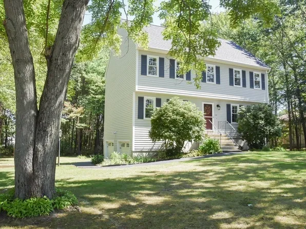 163 Old Ferry Dr, Methuen, MA 01844
