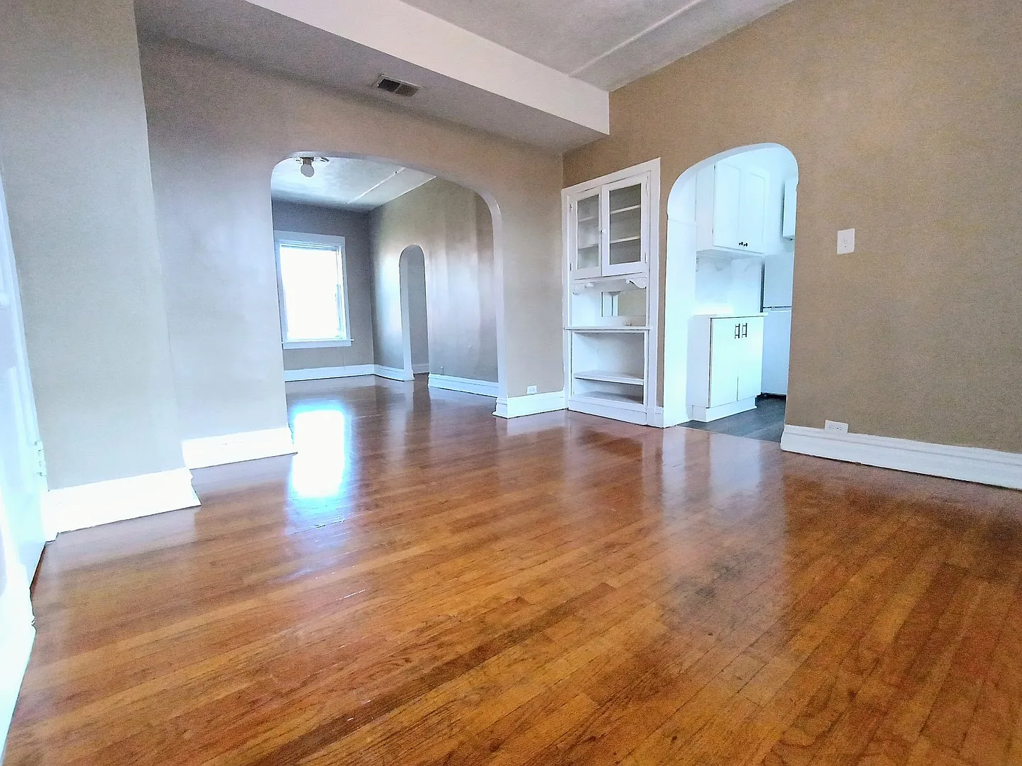 1 bed, 650 sqft, $1,925 — Photo 2