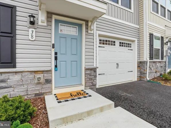 38 Bibury St, Martinsburg, WV 25405
