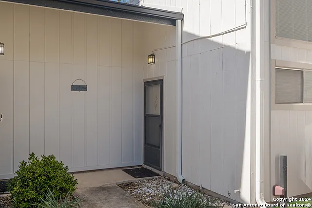 1135 Parkview Dr #C16 — Photo 3