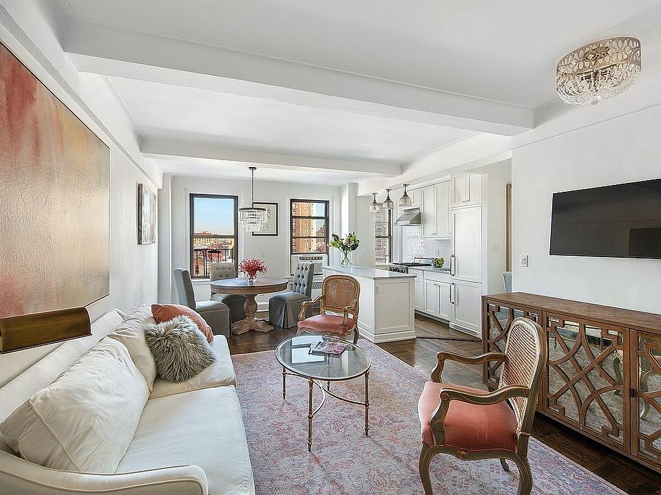 1st image of 136 Waverly Pl #10D