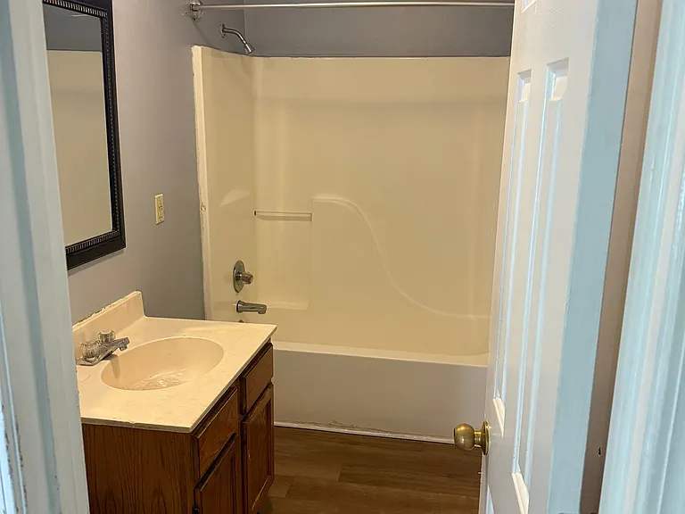 318 Hill Ave — Photo 5