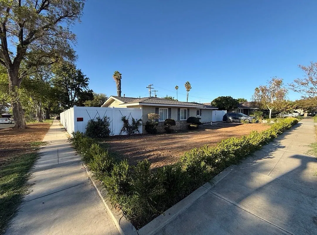 3 bed, 2.0 bath, 1467 sqft, $3,999 — Photo 3