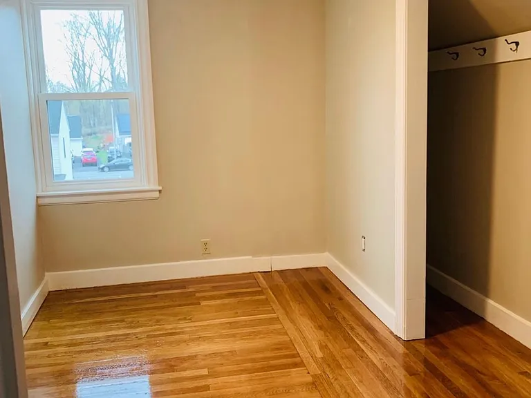 22 Wentworth St #2 — Photo 4