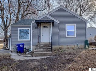 805 N Chestnut St, Avoca, IA 51521