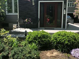 52 Shoreline Dr, Ware, MA 01082