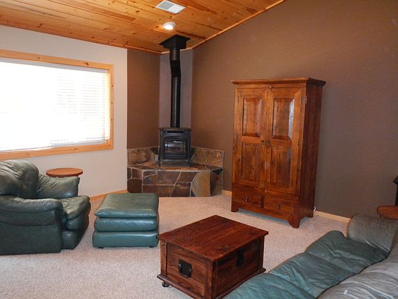 Gas fireplace, flat screen TV