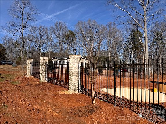 2nd image of 228 Fern Hill Rd