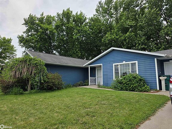 3rd image of 2505 Delaware Dr