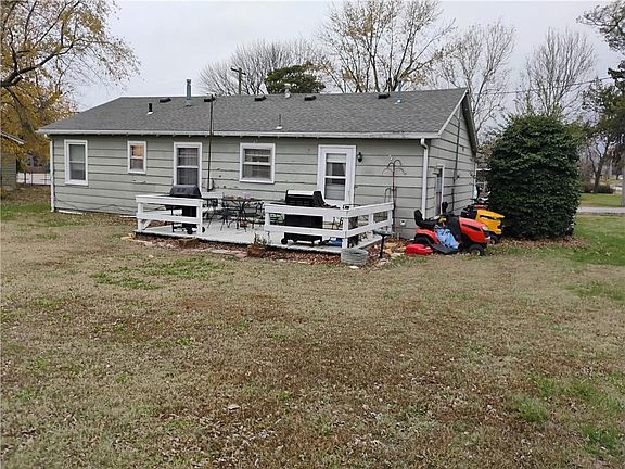 2nd image of 306 N Leonard St