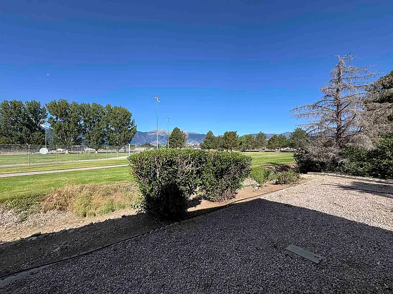 1270 Kingslane Ct — Photo 4