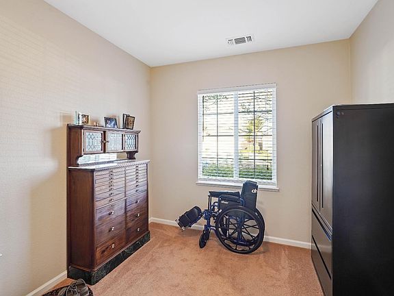 4th image of 379 Grand Canyon Drive