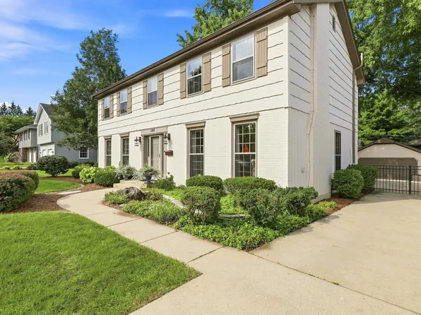 184 Spring Ave, Glen Ellyn, IL 60137