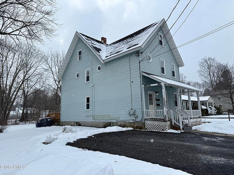 4th image of 90 Pleasant Street