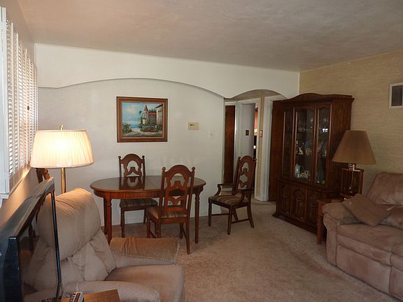 4th image of 11728 S Sacramento Dr
