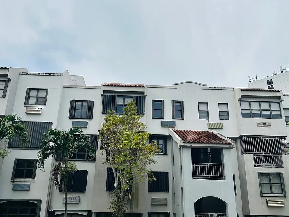 27 Avenue Lopategui Parkville Plz #205